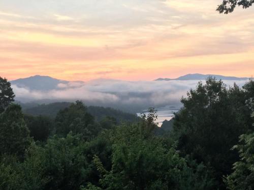 Morning View Over Lake Fontana in Roundhill, USA