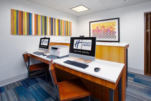 Holiday Inn Express Hotel & Suites Athens By IHG - 편의 시설/서비스