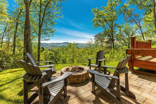Shooting Star Ridge in Whittier, USA