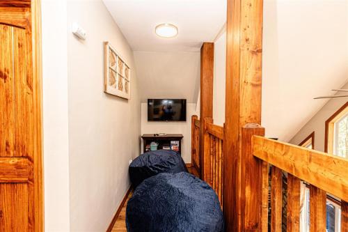 Treetops Retreat Treetops Retreat