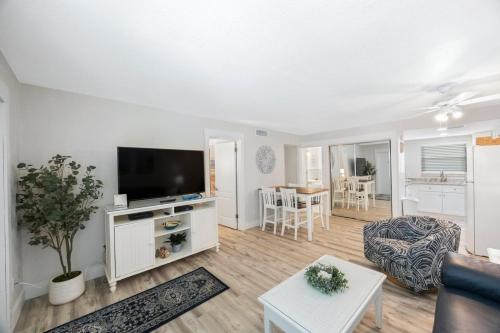 120 Surf Song Resort in St Pete Beach, USA