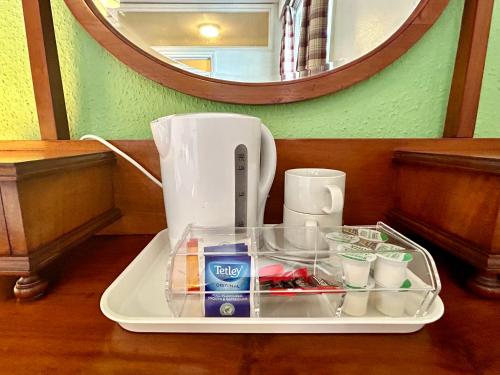 Double Room with Private Bathroom image 9