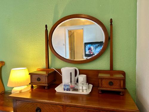 Double Room with Private Bathroom image 8