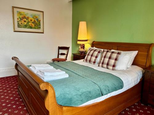 Double Room with Private Bathroom image 7