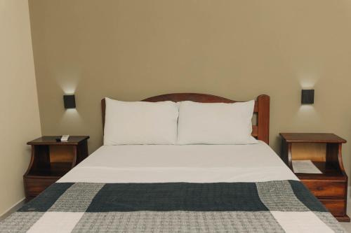 1 double bed, 1 twin bed