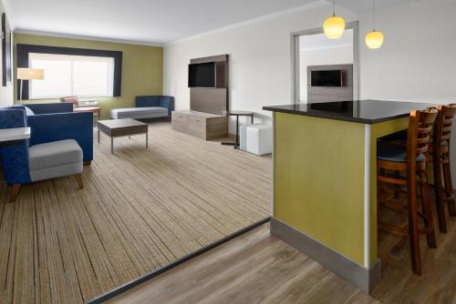 Holiday Inn Express Stony Brook-Long Island by IHG in Centereach, USA