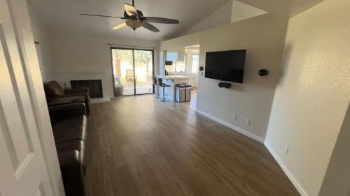 Oasis Hm near Rancho Vista- Shared Hm in Palmdale