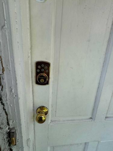 The Highland Hideaway 5 Min to Five Points - image 2