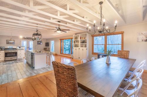 Deer Creek Lodge Deer Creek Lodge