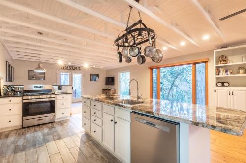 Deer Creek Lodge Deer Creek Lodge