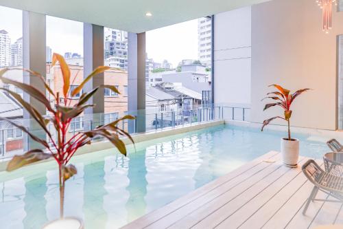 Sukhumvit-thonglor Luxury Pool Club Villa 5 Mins To Bts 素坤逸-通羅 豪華會所泳池別墅 5分鐘到達地鐵 - Bangkok