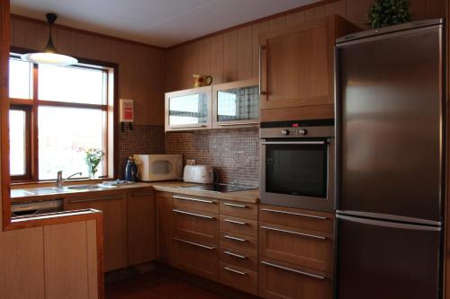 Kitchen, Uthlid Cottages in Haukadal