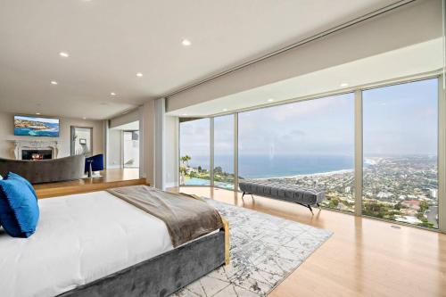 La Jolla Top Of The World Mansion in San Diego, USA