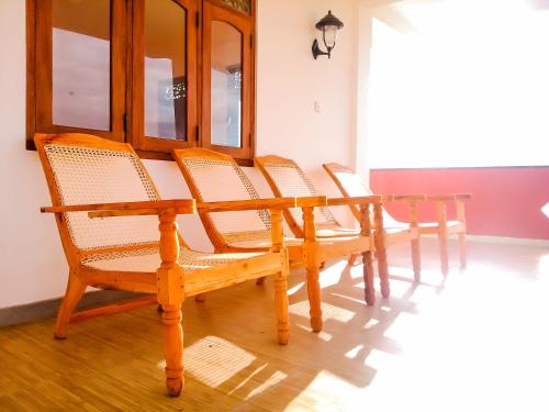 ระเบียง/ชานเรือน, Randhi La Beach View Hotel in ฮิคคาดูวา