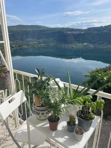 Casa con vista su Lago di Nemi in Genzano Di Roma