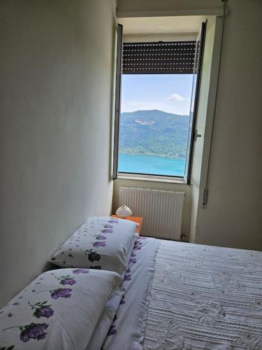 Casa con vista su Lago di Nemi in Genzano Di Roma