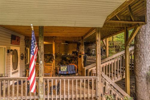 Moonshine Creek Too in Bryson City, USA
