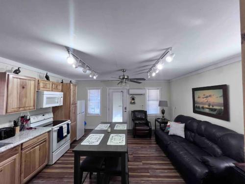 Moonshine Creek Retreat in Bryson City, USA
