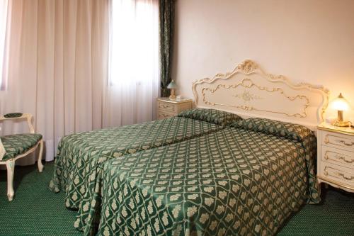 Hotel Commercio & Pellegrino - image 12