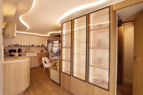 Luxueux Appartement, avec terrasse vue Champs-Élysées, Paris (photo 7)