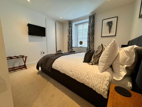 Spacious & light 2bed, 2bath in the heart of Windsor, Windsor (photo 8)