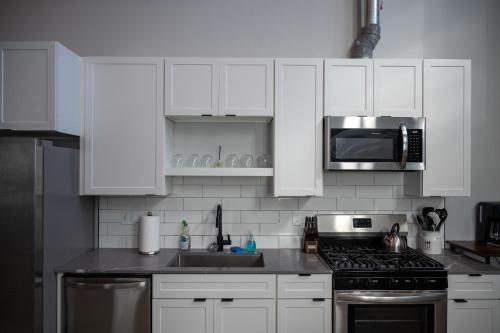 Urban Loft Free Parking Close To Mayo in Rochester, USA