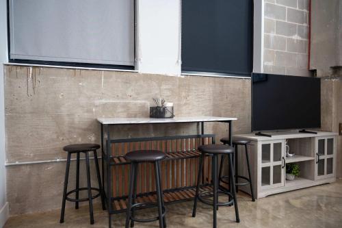 Urban Loft Free Parking Close To Mayo in Rochester, USA