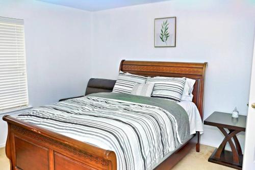 Spacious 4-bedroom house with AC, Wi-Fi superb in the Heart of Arlington, TX! in Johnsons Station, USA