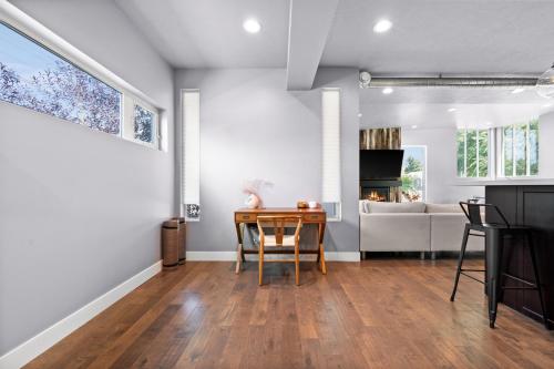 Minutes to Ski Resorts & Downtown, Yard, Fire Pit