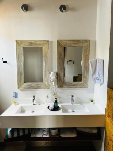 599104513 Santa Sofia Casa Boutique