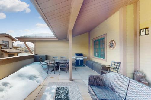 Elkhorn Springs Retreat - image 12