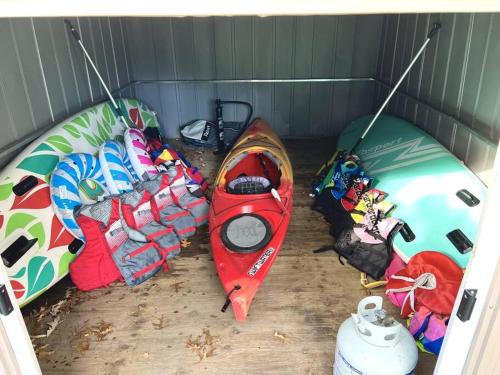 Cabin Escape - Lakefront - Sauna - Firepit - Paddleboards