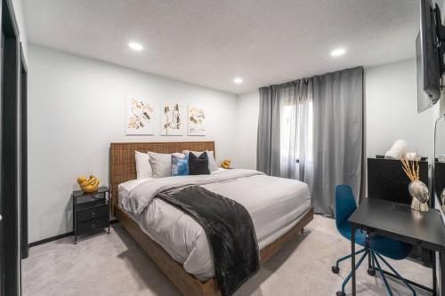 Cozy Modern Home by Edmonton Airport