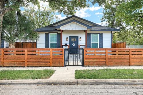 Oasis - A Birdy Vacation Rental in San Antonio, USA
