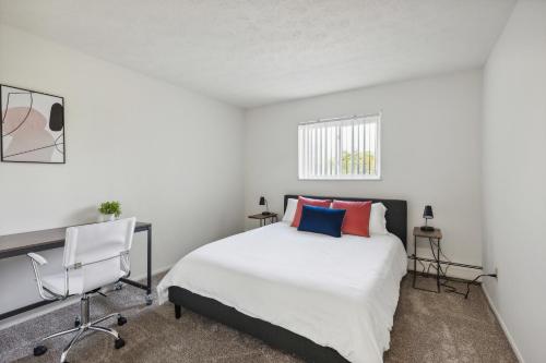 Midtown 3217i Cozy & Comfy I Free Parking in Parma, USA