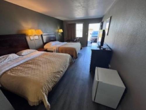 2 double beds