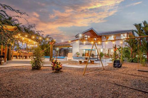 Arenal Family Home - Families & Friends Gateway