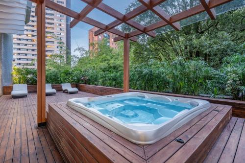 Stunning Luxury Penthouse with SPA and Concierge, Medellín (photo 2)
