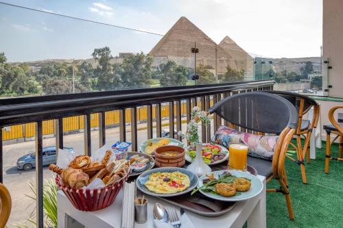 Maria Pyramids House - image 13