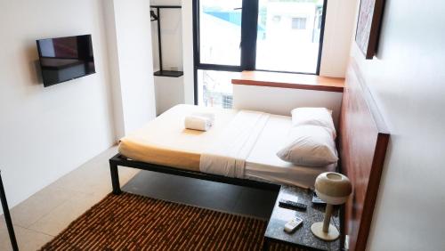 Standard Double Room image 10
