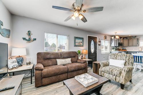 Updated Home 2 Mi to Beach in Crescent City! in Crescent City North