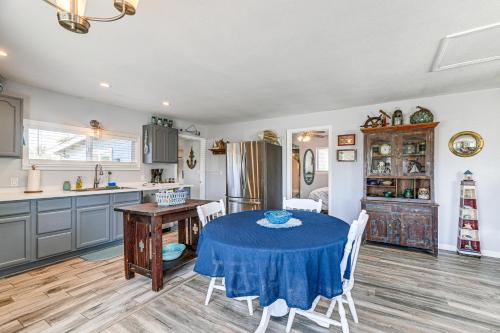 Updated Home 2 Mi to Beach in Crescent City! in Crescent City North