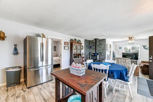 Updated Home 2 Mi to Beach in Crescent City! in Crescent City North