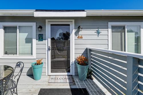 Updated Home 2 Mi to Beach in Crescent City! in Crescent City North