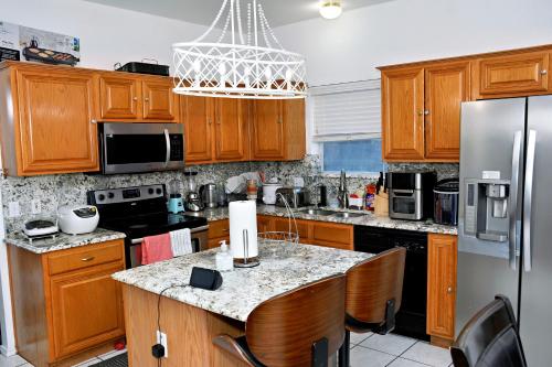 Spacious 4-bedroom house with AC, Wi-Fi superb in the Heart of Arlington, TX! in Johnsons Station, USA