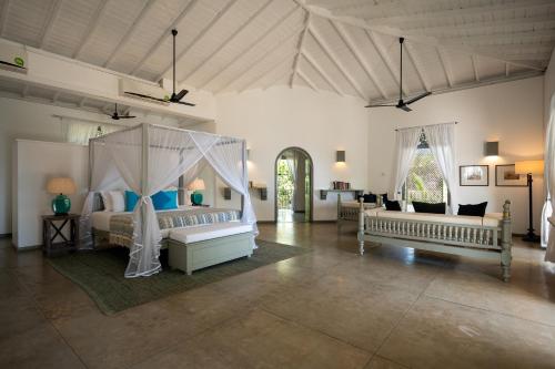 Villa - Beach Front image 8