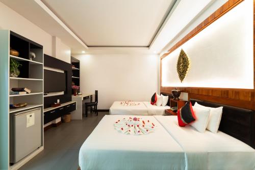 Deluxe Twin Room  image 8