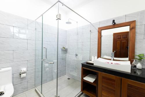 Landmark Room image 6