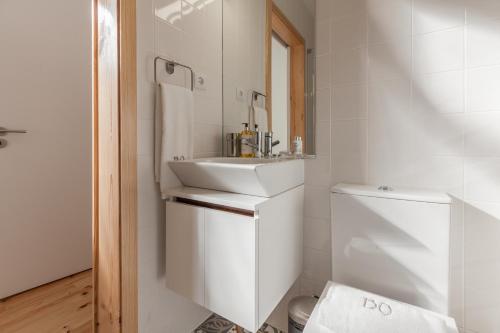 Two-Bedroom Premium Apartment with Terrace image 5