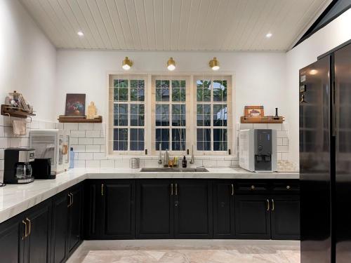 บริการและสิ่งอำนวยความสะดวก, The Petrichor near เนินเขาแม็กซ์เวลล์ (บูกิตลารุต)